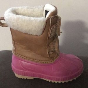 Gap duck boots